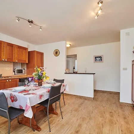 Apartament Fiorella *