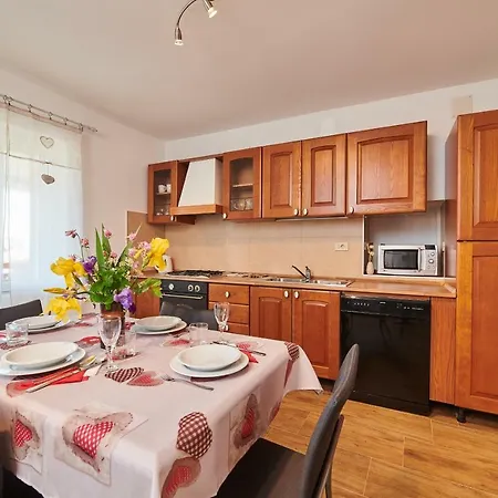 Apartament Fiorella *